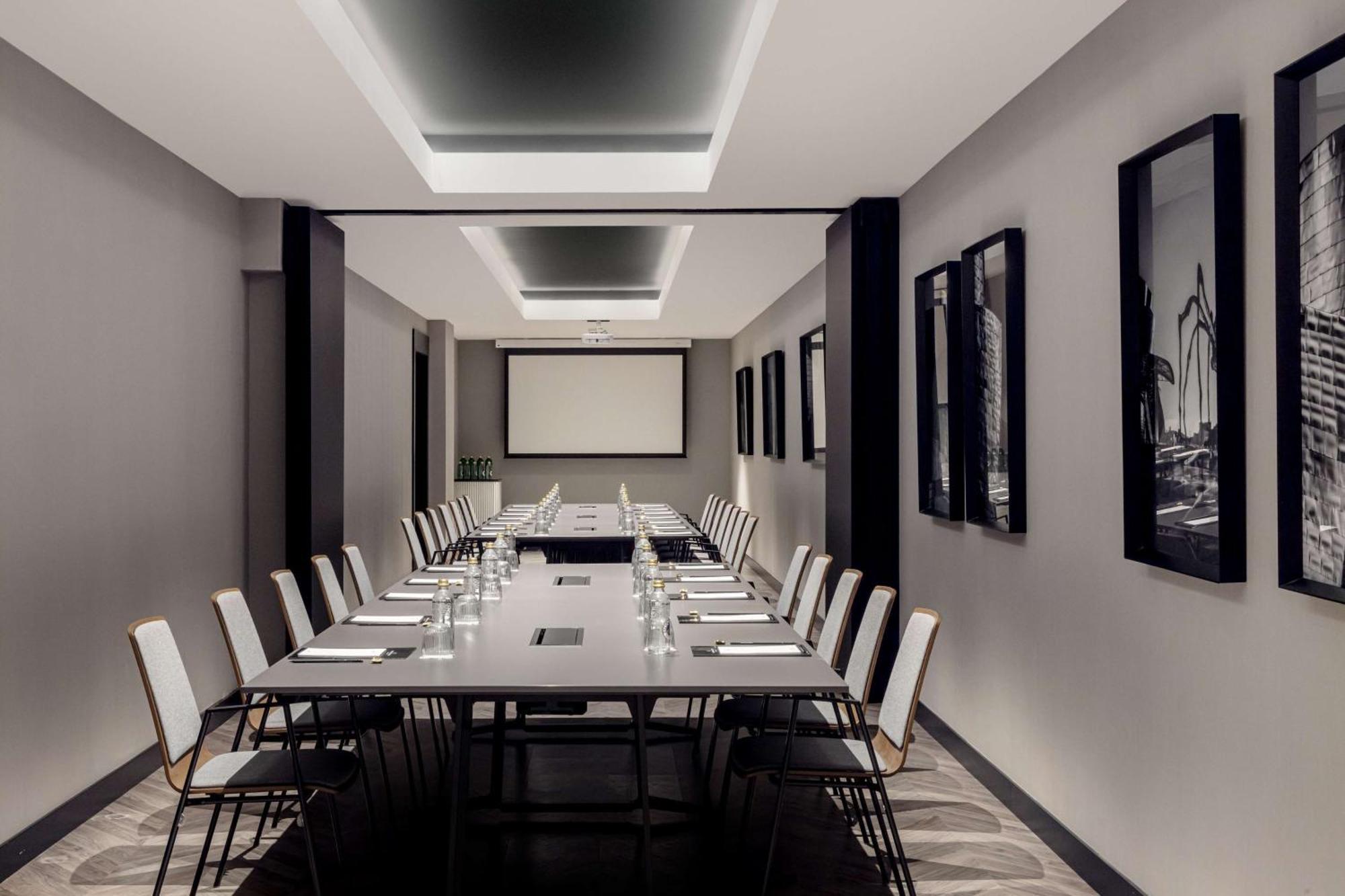 Hotel Radisson Collection Bilbao Esterno foto Boardroom