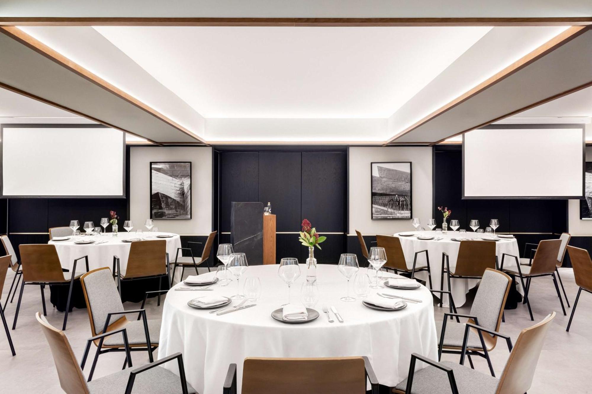 Hotel Radisson Collection Bilbao Esterno foto The Club at LSE