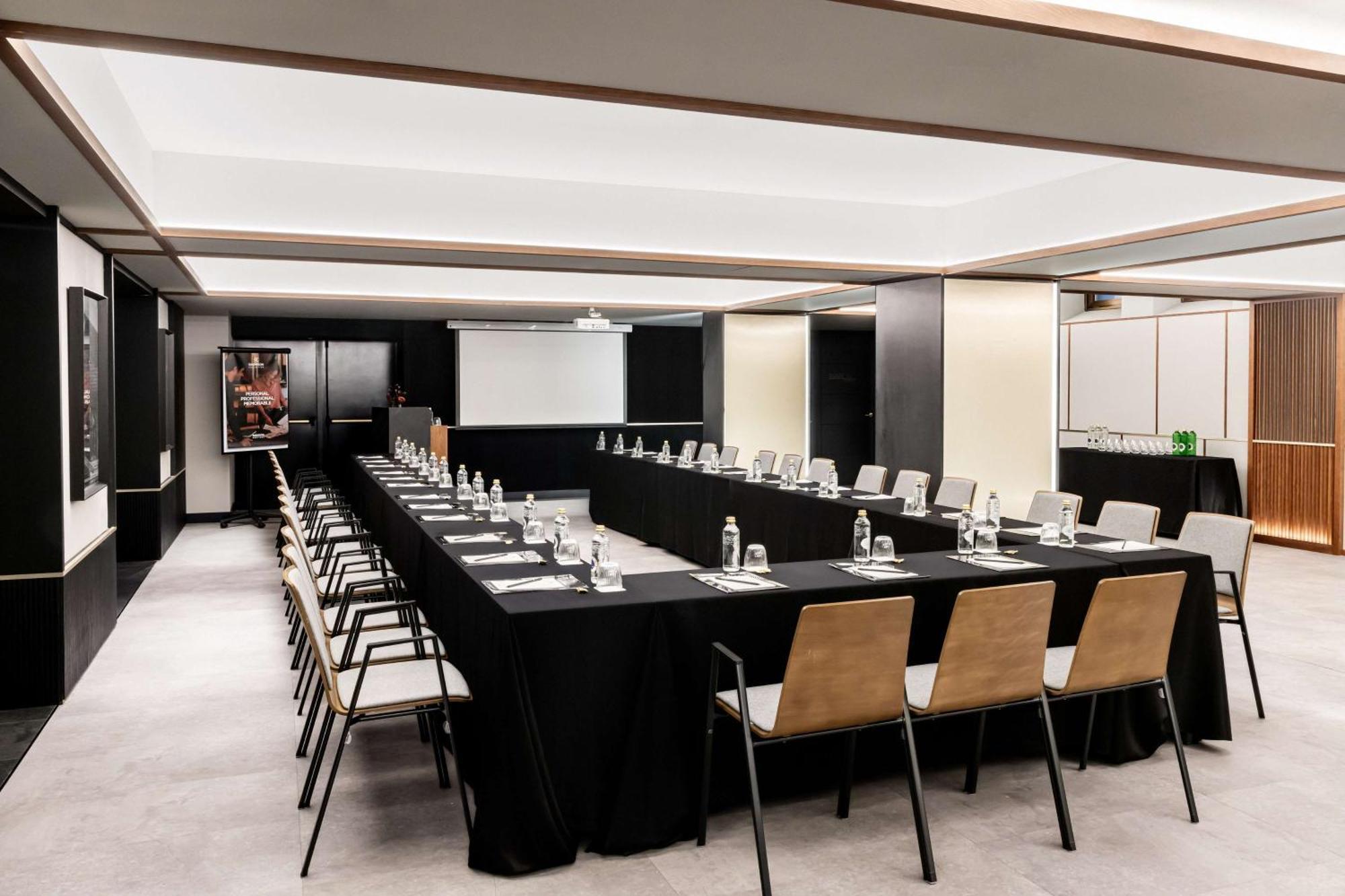 Hotel Radisson Collection Bilbao Esterno foto Meeting room