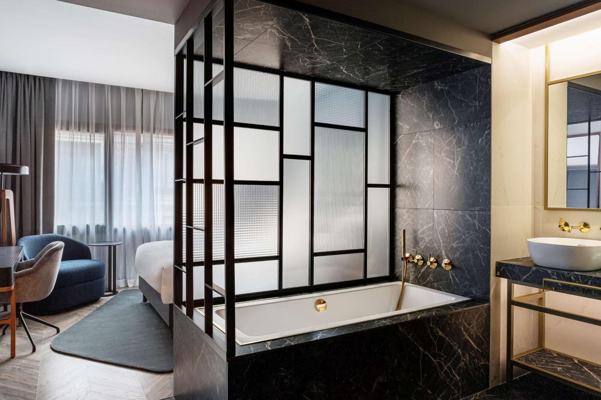 Hotel Radisson Collection Bilbao Esterno foto